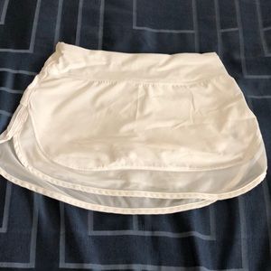 Lululemon skirt size 2